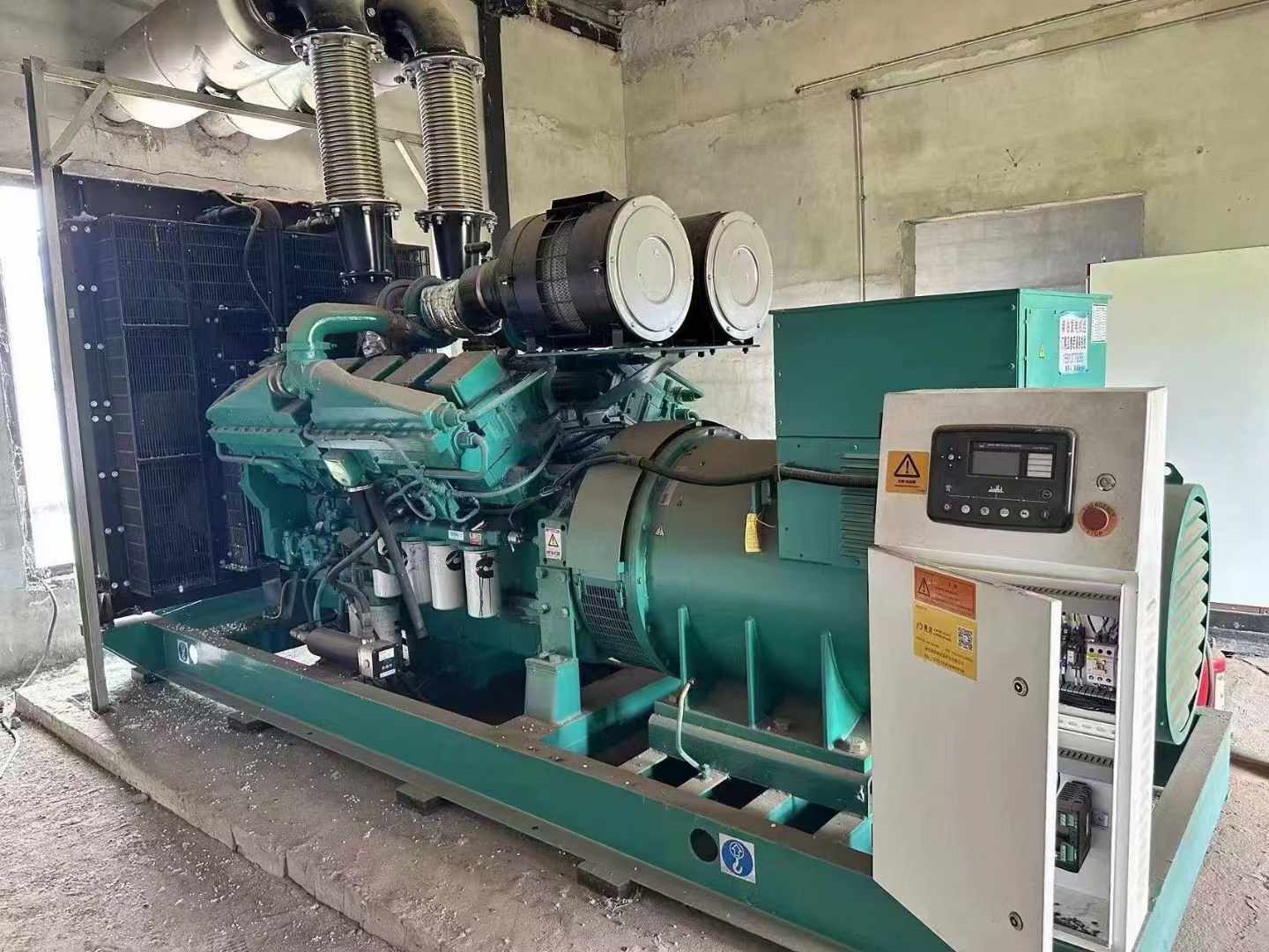 铜山无功补偿装置的性能评估需要考虑哪些因素？