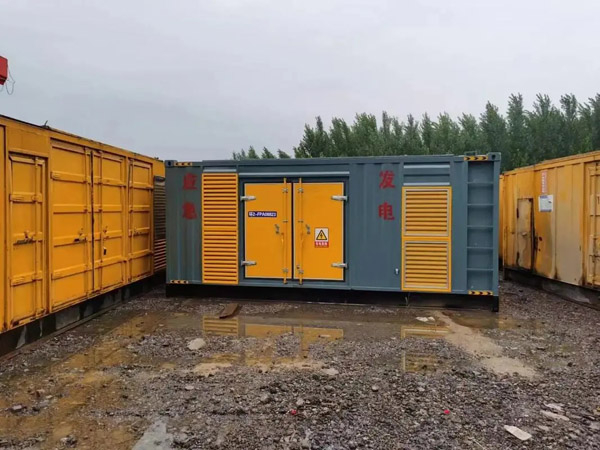 铜山柴油发电机如何判断干式空气滤清器是否需要更换？